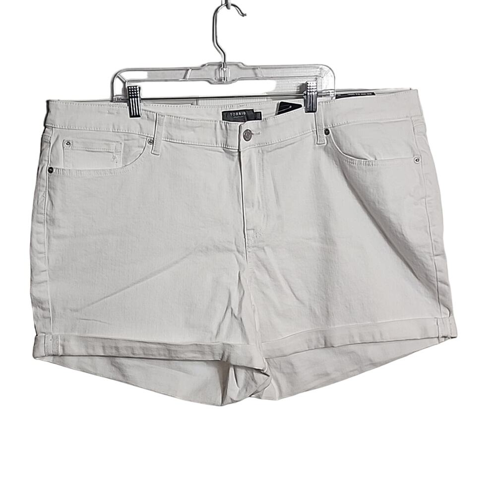 Torrid Vintage Stretch 5" Boyfriend Midrise Optic White Denim Shorts, NWT